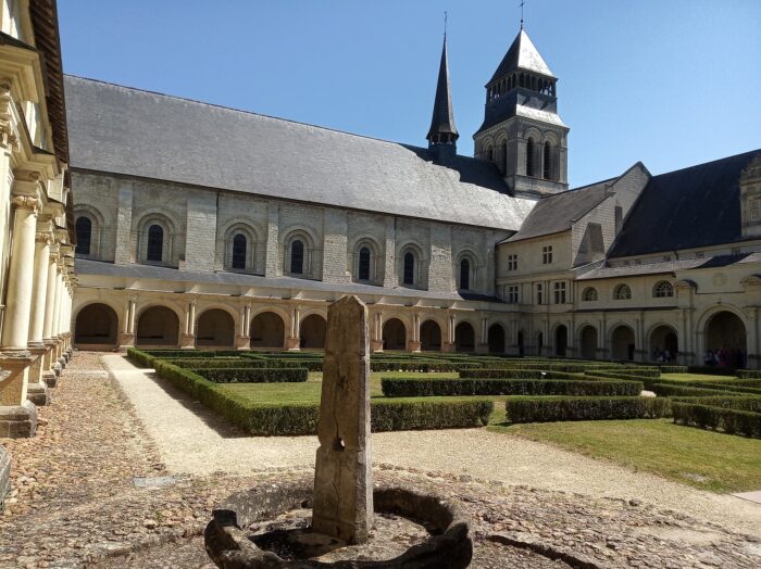 L'Abbaye de Fontevraud L'Abbaye de Fontevraud