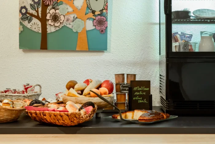 Appart'Hôtel Brest - Le buffet du petit-déjeuner Appart'Hôtel Brest - Le buffet du petit-déjeuner