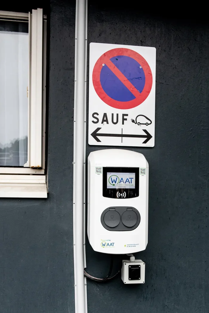 Appart'Hôtel Brest - Borne de recharge électrique Appart'Hôtel Brest - Borne de recharge électrique