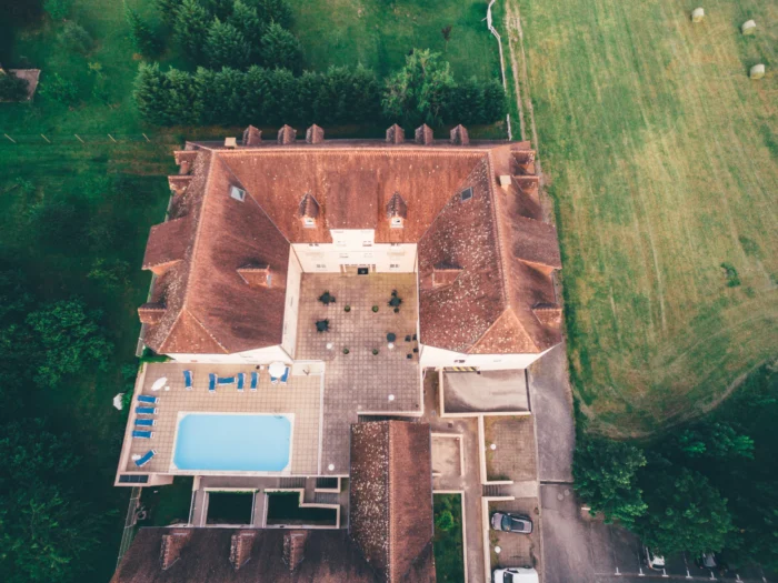 Appart'Hôtel La Roche Posay - les bâtiments en vue aérienne Appart'Hôtel La Roche Posay - les bâtiments en vue aérienne