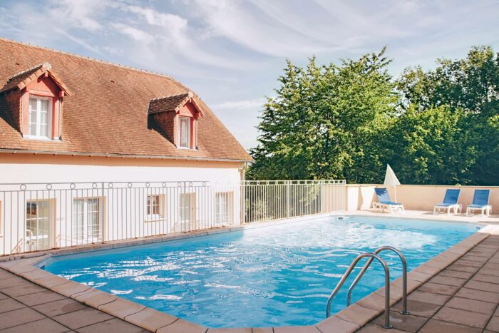 Appart'Hôtel La Roche Posay - la piscine Appart'Hôtel La Roche Posay - la piscine