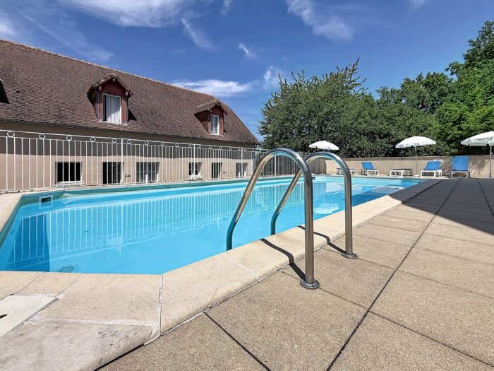 Appart'Hôtel La Roche Posay - la piscine Appart'Hôtel La Roche Posay - la piscine