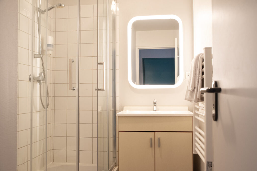 Appart'Hôtel Brest Pasteur - salle de bain