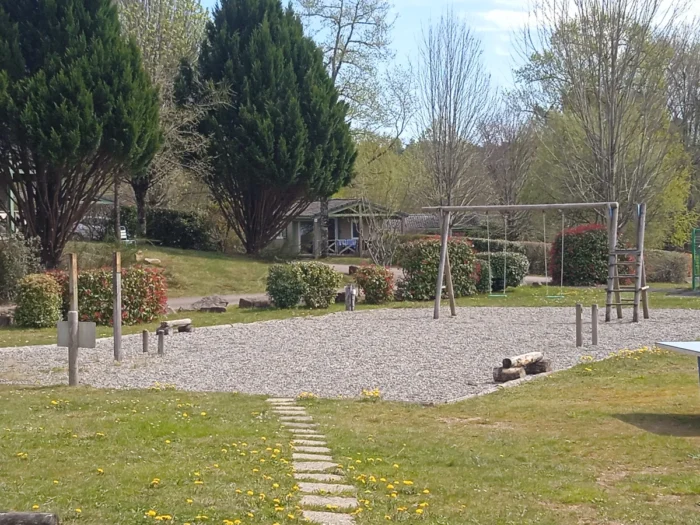 Hameaux de Miel - espace jeux pour enfants Hameaux de Miel - espace jeux pour enfants