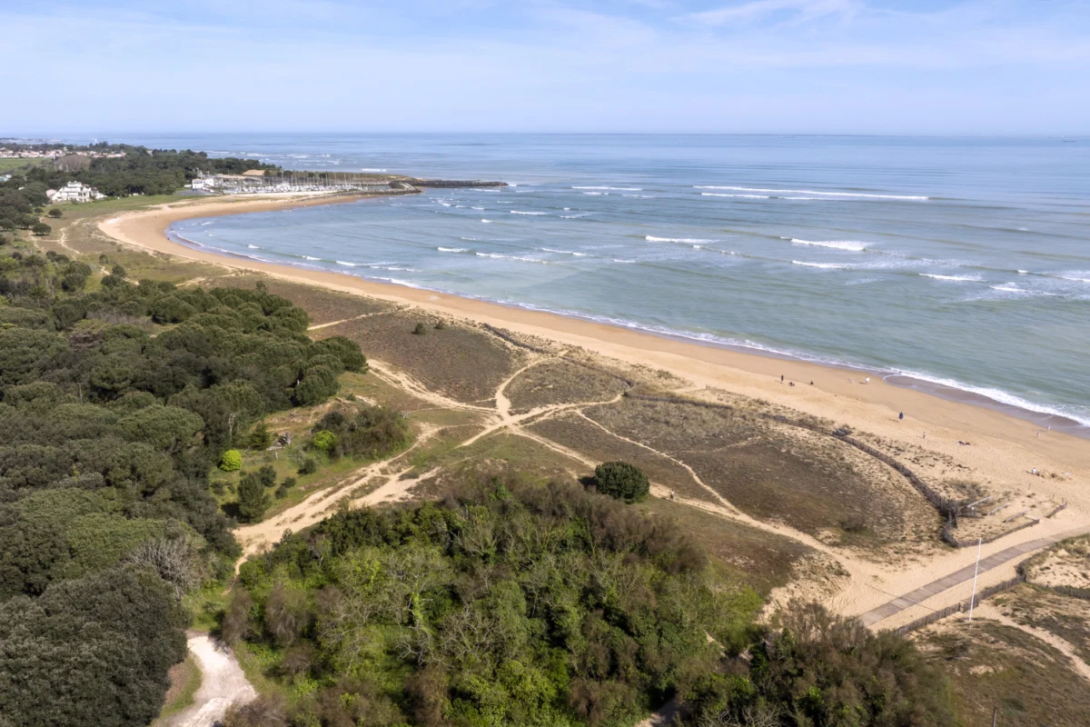 Hameaux des Marines - La plage des Huttes
