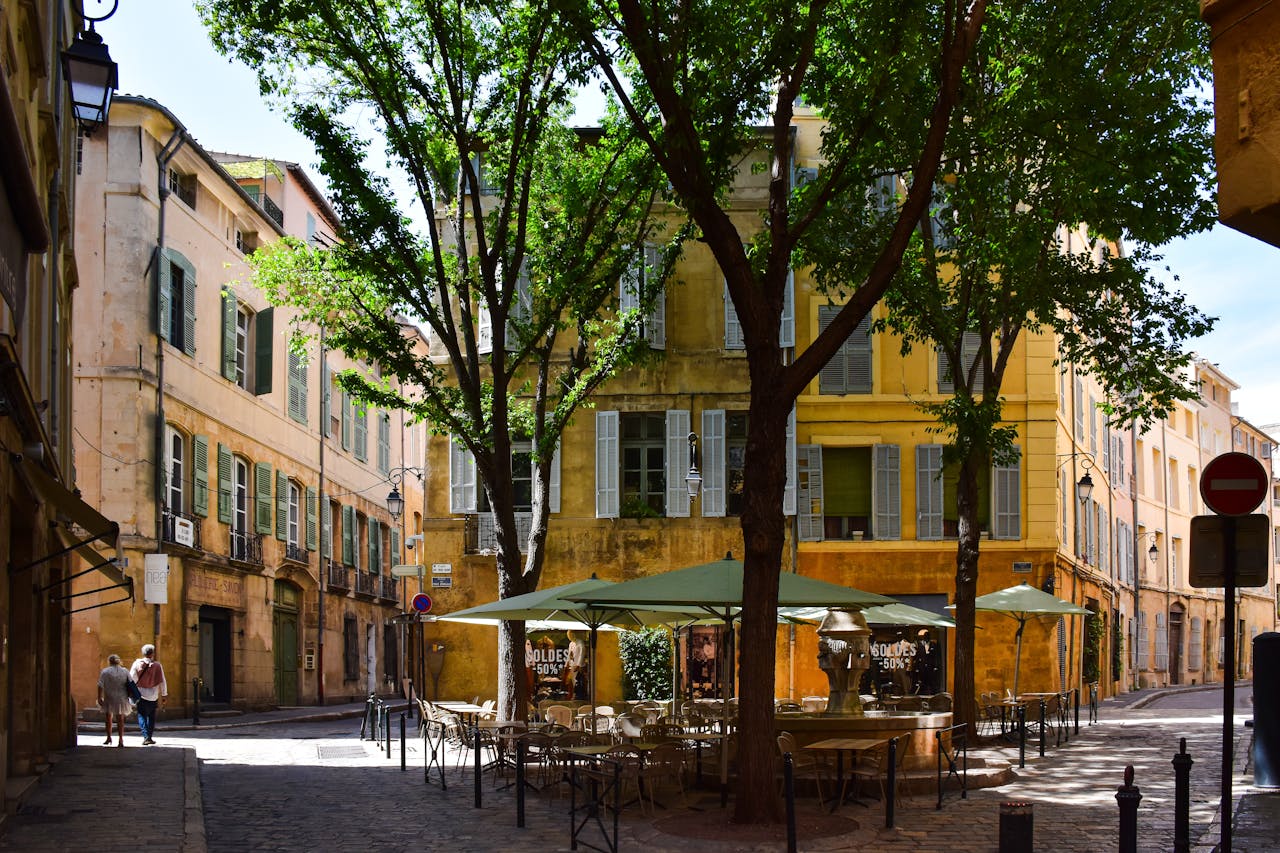 Place charmante typique d'Aix-en-Provence